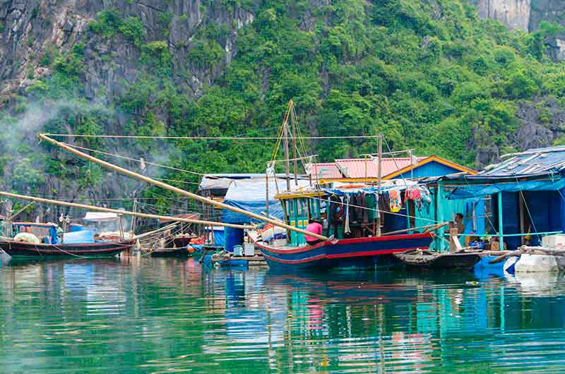 18 - Vietnam - Bahia de Halong - pueblo flotante